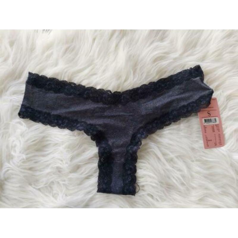 Donkerblauwe slip met glitters van Hunkemoller maat S