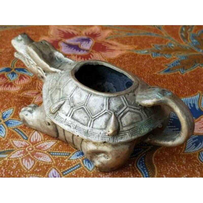 Oude Chinese wierookpot van brons draak schildpad 13,3 cm.