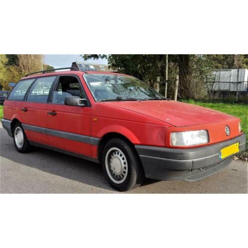 Volkswagen Passat 1.8 CL Variant 66KW E2 1993 Rood