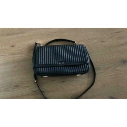 Dkny leren bryant handtas slechts 25. Euro excl