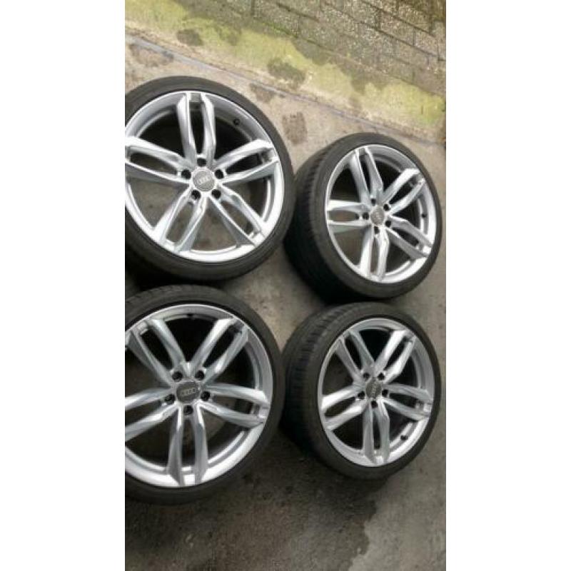 19inch Audi RS6 velgen met banden.