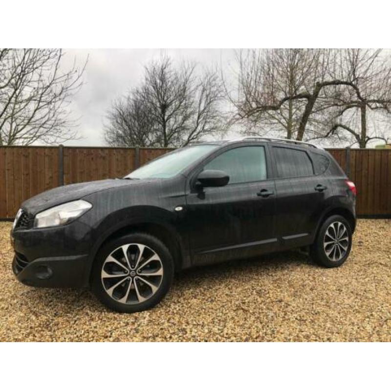 Nissan Qashqai 1.6 Connect Edition Panorama & Navi