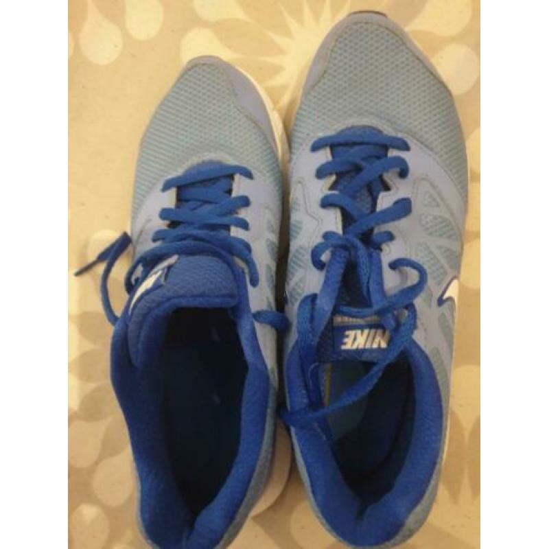 Nike dames schoenen maat 39