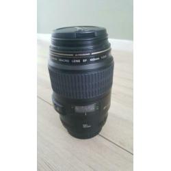Canon Macro lens EF 100mm 2.8 USM