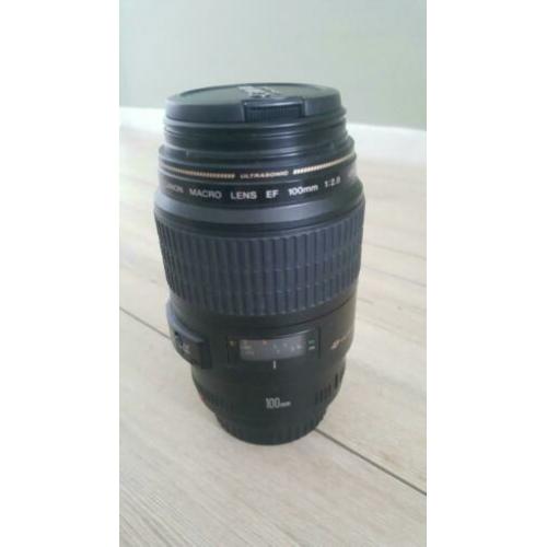 Canon Macro lens EF 100mm 2.8 USM