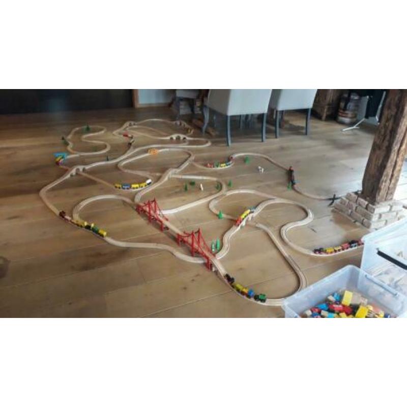 Houten trein rails / baan