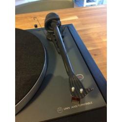 Linn Axis platenspeler met Pro-Ject carbonarm
