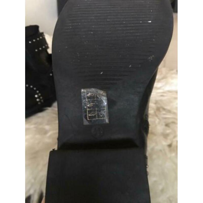 Zwarte laarsjes met studs maat 41 zgan