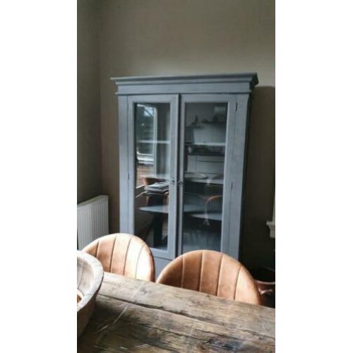 Bufferkast vitrinekast hout