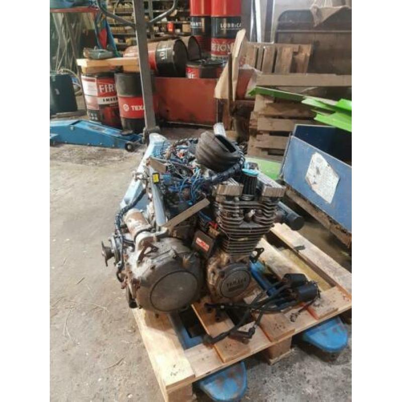 Yamaha XJ750 maxim