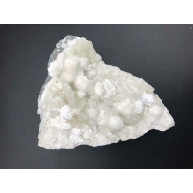 Zeoliet apofyliet okeniet mineralen edelstenen gems