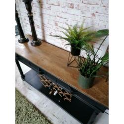 Stoer sterk gerestyled mat zwart