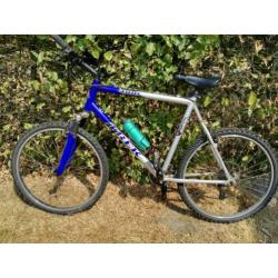 Heren fiets werkt prima aluminium frame echt TREK