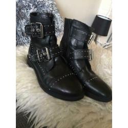 Zwarte laarsjes met studs maat 41 zgan