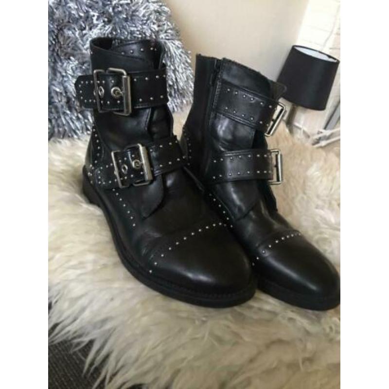 Zwarte laarsjes met studs maat 41 zgan