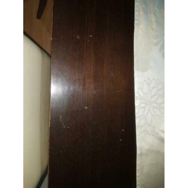 Mooie eettafel met stoelen te koop