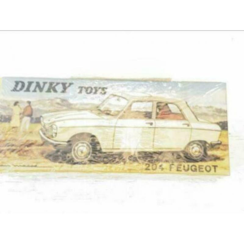 Dinky Toys Peugeot 204 Berline 1:43 Kleur Rood Nieuw