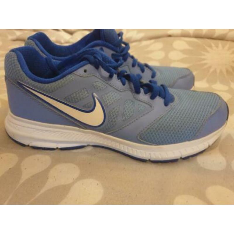 Nike dames schoenen maat 39