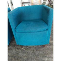 2 prachtige blauw/groene merk fauteuiltjes met d bruine poot