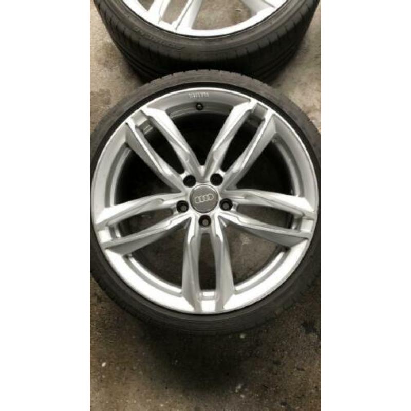 19inch Audi RS6 velgen met banden.