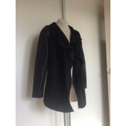 Zwart vest ICHI mt xs s lederlook mouwen