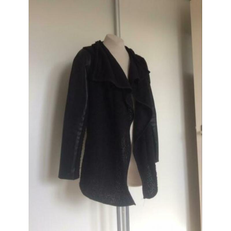 Zwart vest ICHI mt xs s lederlook mouwen