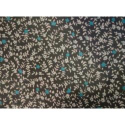 Leuke rok grijs met witte blaadjes en blauwe bloemetjes