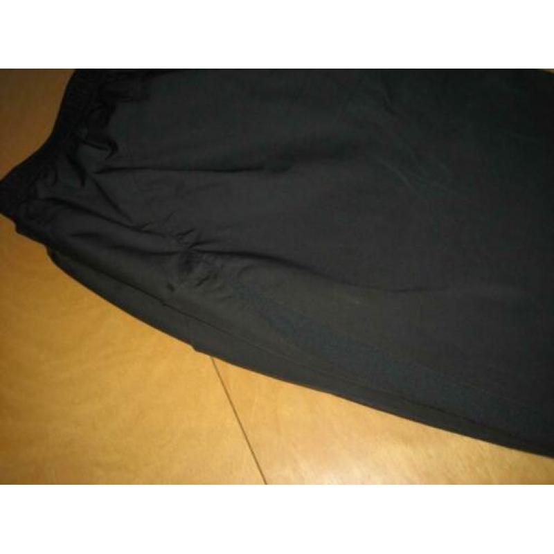 Zeer mooie zwarte 3/4 sportbroek NIKE 38 snazzeys