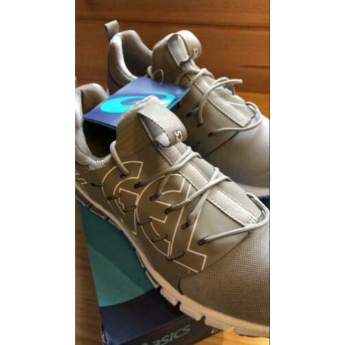 Asics maat 39 (40)