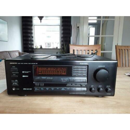 Onkyo Receiver + CD Wisselaar + Speakers