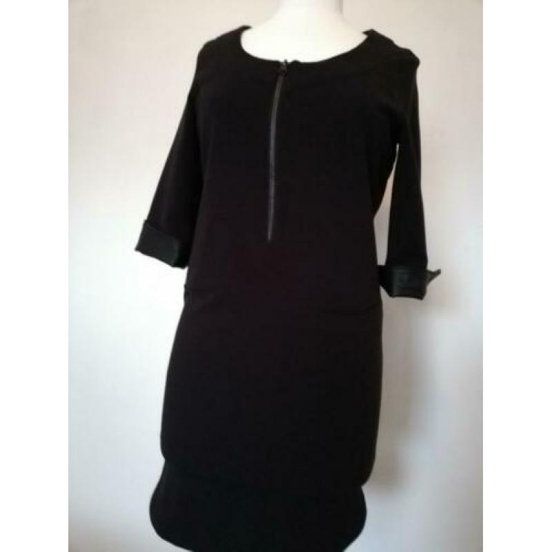 ZGAN Casual Jurk van WE. Maat S. Met PU leather accenten