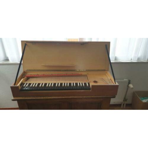 Wittmayer clavichord, compleet met stemvork . Extra snaar.