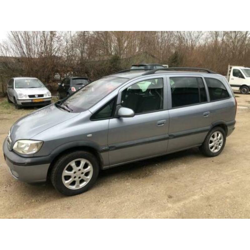 Opel Zafira 1.8-16V Elegance