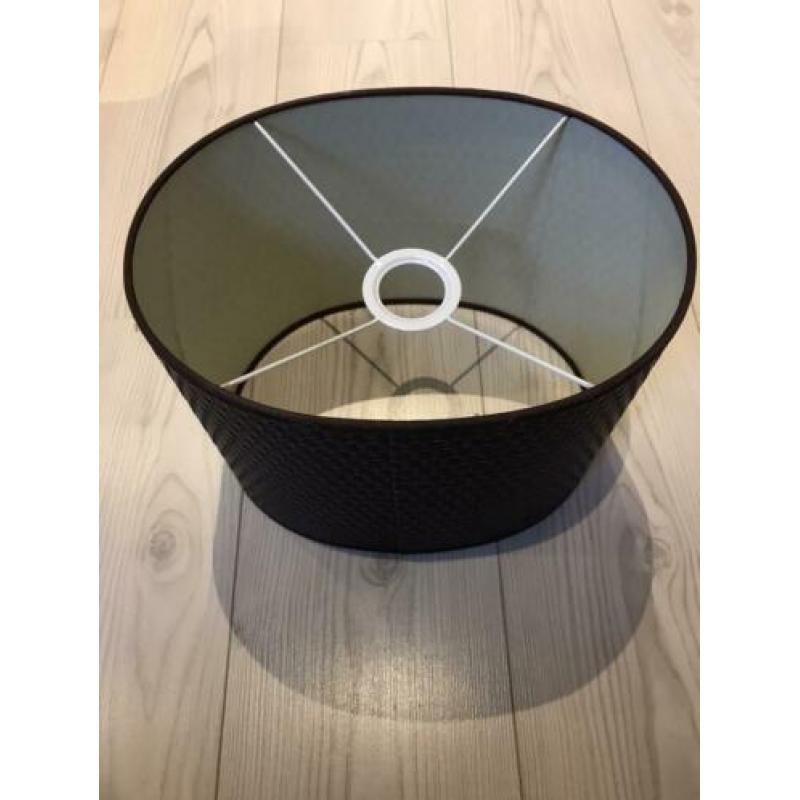 Lamp met verschillende kappen!