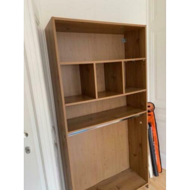 Gratis boekenkast kledingkast bruin hout