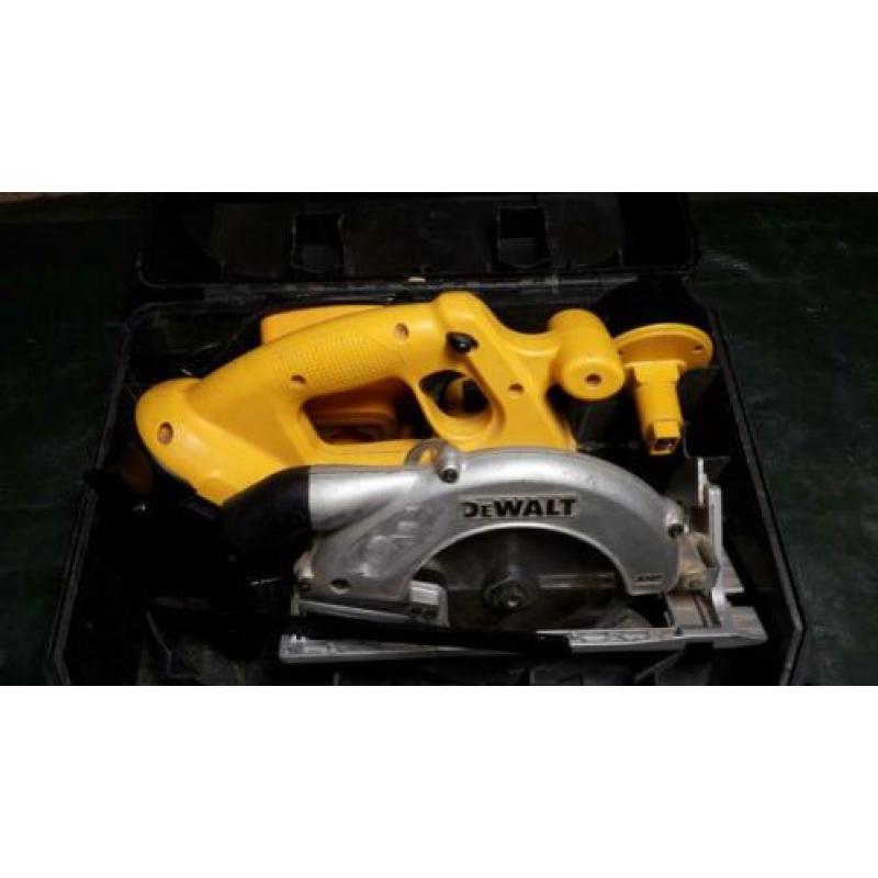 Hand cirkelzaag op accu van DeWalt