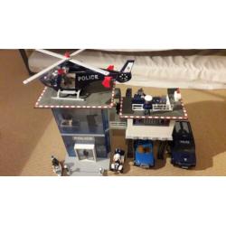 Playmobil politiebureau met uitbreidingen