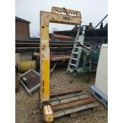 2x pallethaak 2000 & 3000 kg