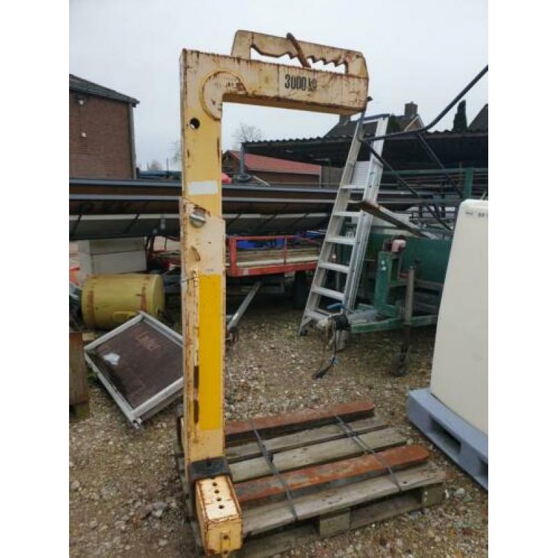 2x pallethaak 2000 & 3000 kg