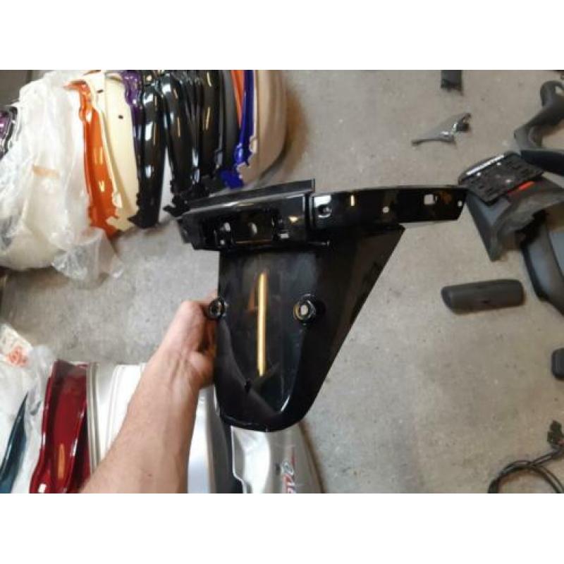 Achterspatbord glans zwart NIEUW AGM VX50 Vespa Look