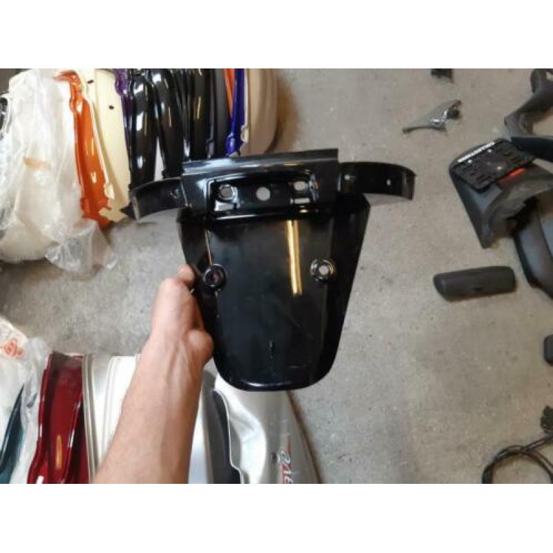 Achterspatbord glans zwart NIEUW AGM VX50 Vespa Look
