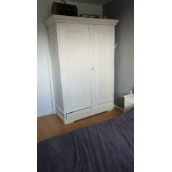 Klerenkast brocante Annie Sloan Old White