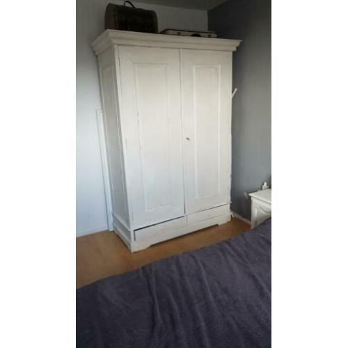 Klerenkast brocante Annie Sloan Old White