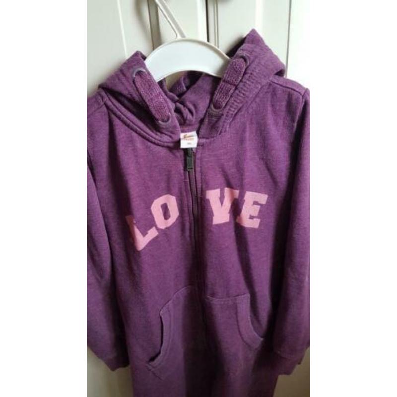 Paarse onesie maat 134