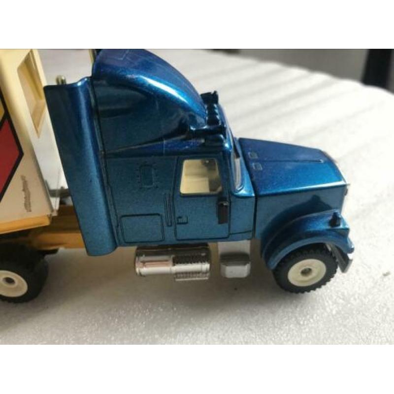 Siku Truck Racing .