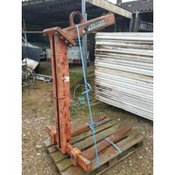 2x pallethaak 2000 & 3000 kg