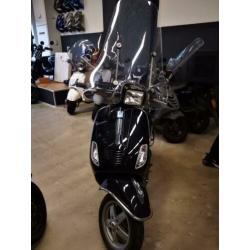 Vespa S met schade