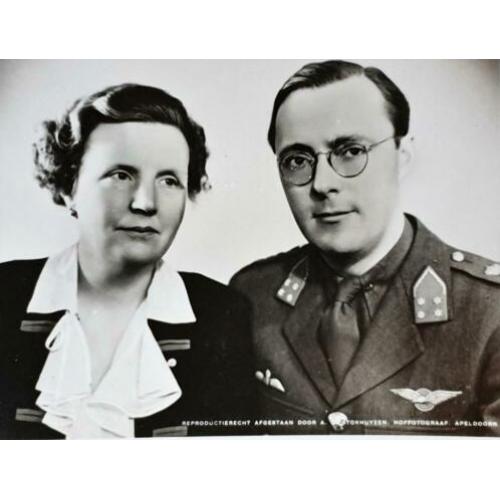 Oude zwart wit foto van Juliana en Bernhard (895)