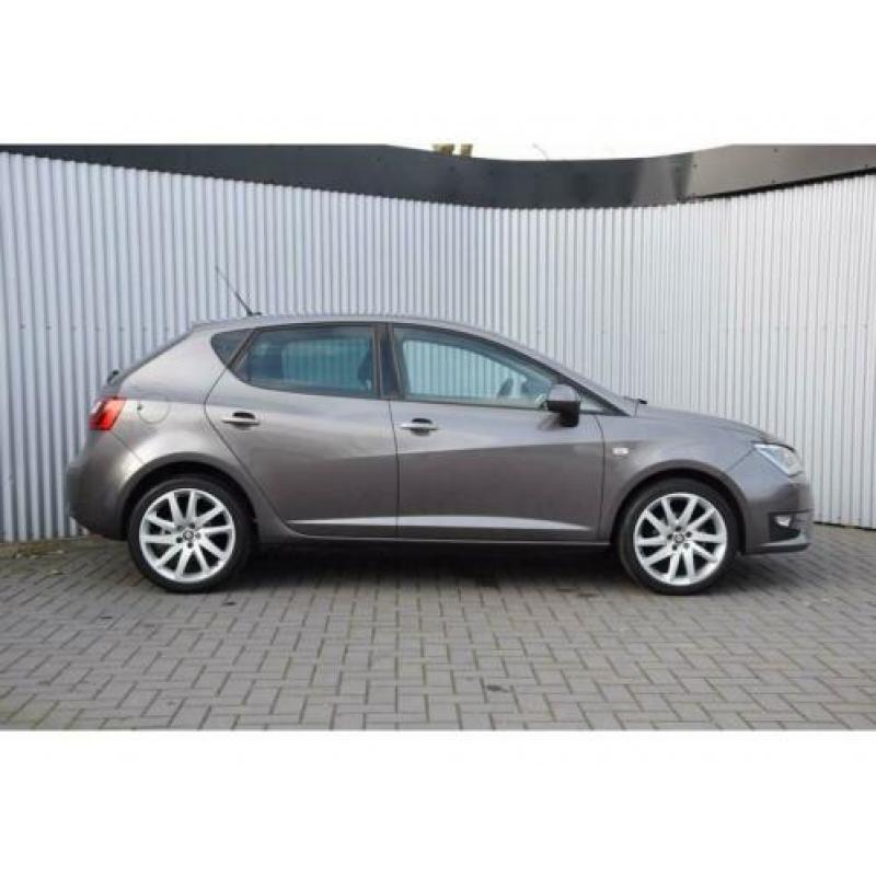 Seat Ibiza 1.0TSI 95PK FR Connect/Xenon/Navi/PDC