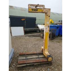 2x pallethaak 2000 & 3000 kg